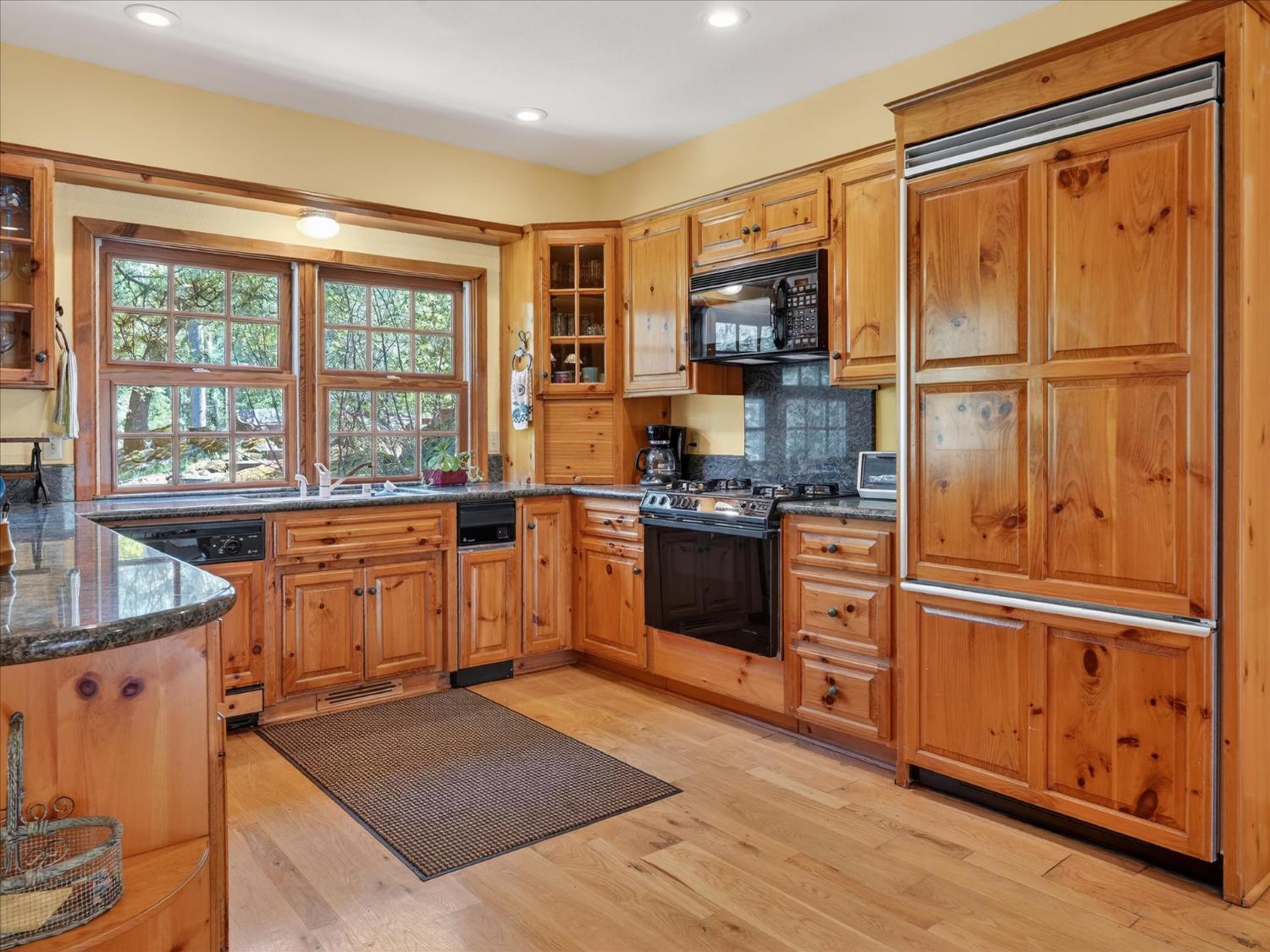 37733 37736 Black Ranch Rd, Oakhurst, CA 93644