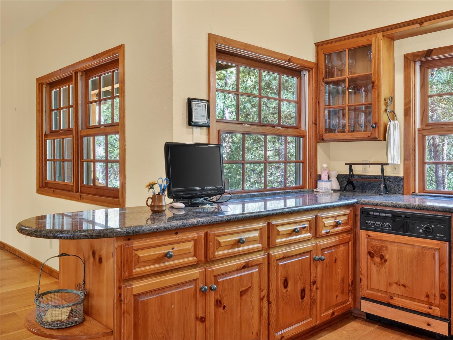 37733 37736 Black Ranch Rd, Oakhurst, CA 93644