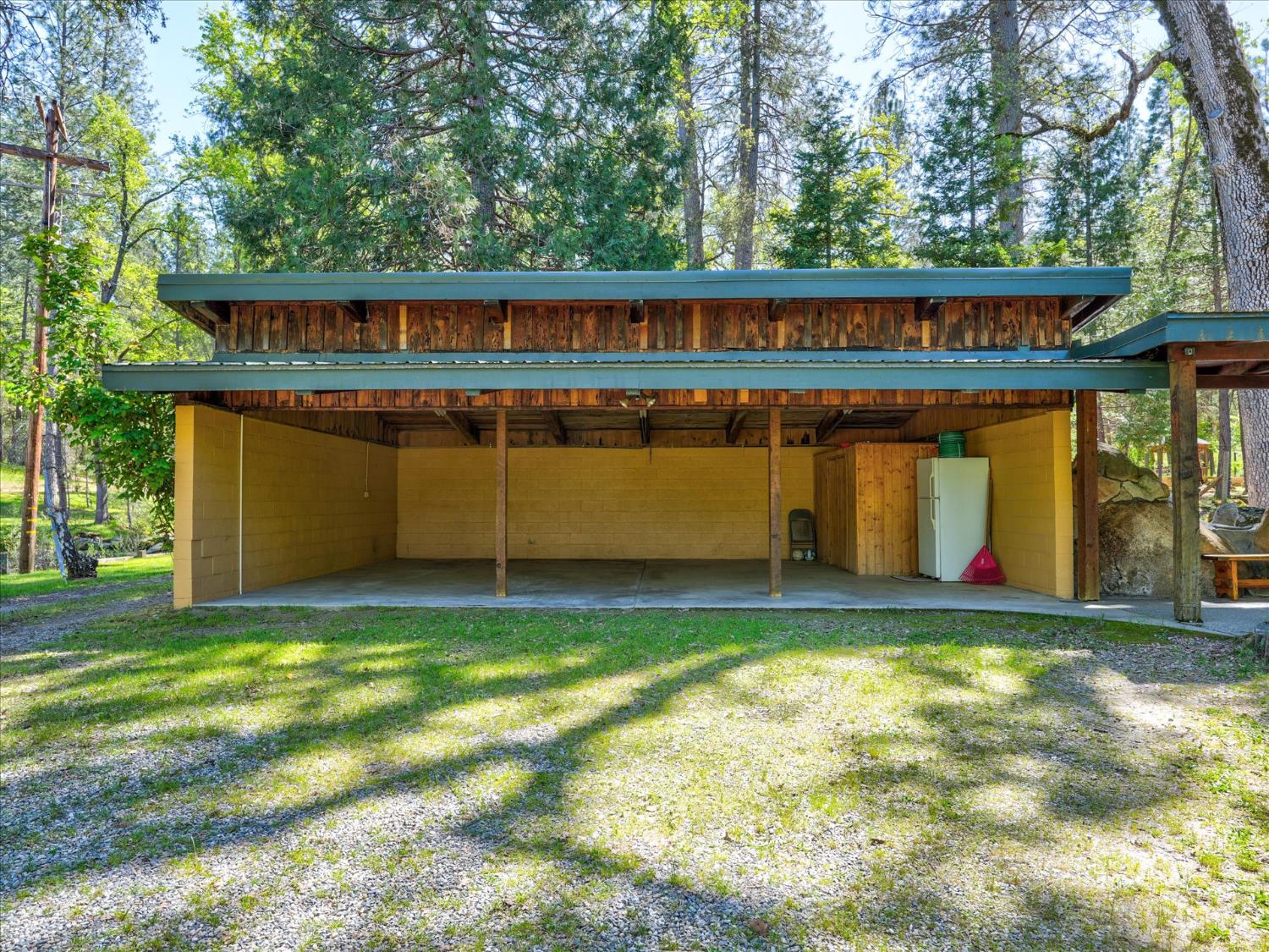 37733 37736 Black Ranch Rd, Oakhurst, CA 93644