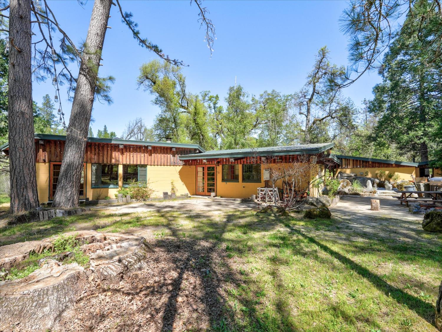 37733 37736 Black Ranch Rd, Oakhurst, CA 93644