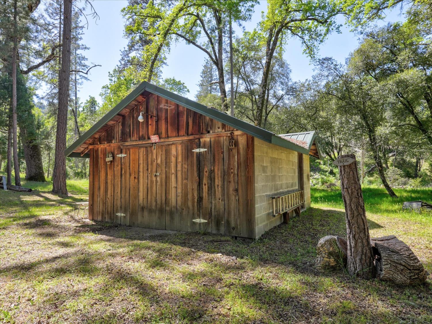 37733 37736 Black Ranch Rd, Oakhurst, CA 93644