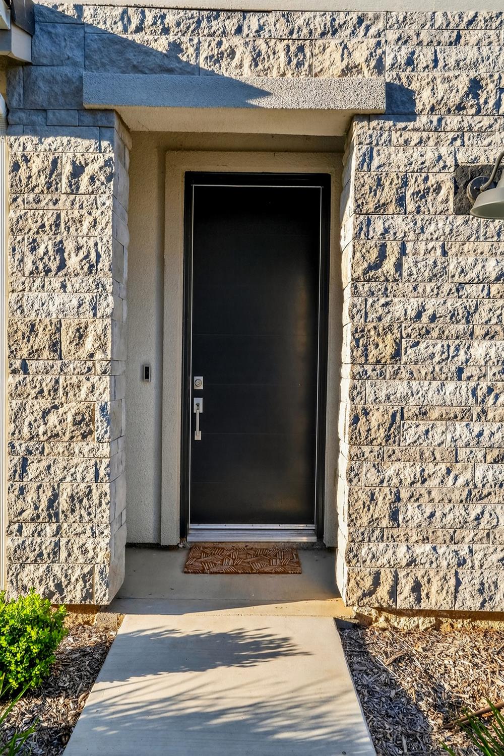 10970 N Honeysuckle Dr, Fresno, CA 93730