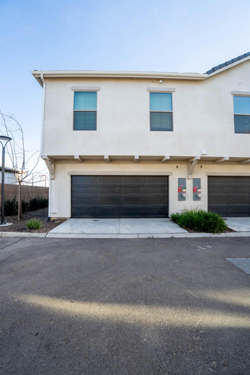10970 N Honeysuckle Dr, Fresno, CA 93730