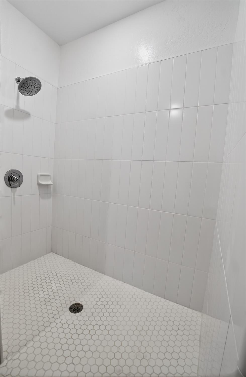 10970 N Honeysuckle Dr, Fresno, CA 93730