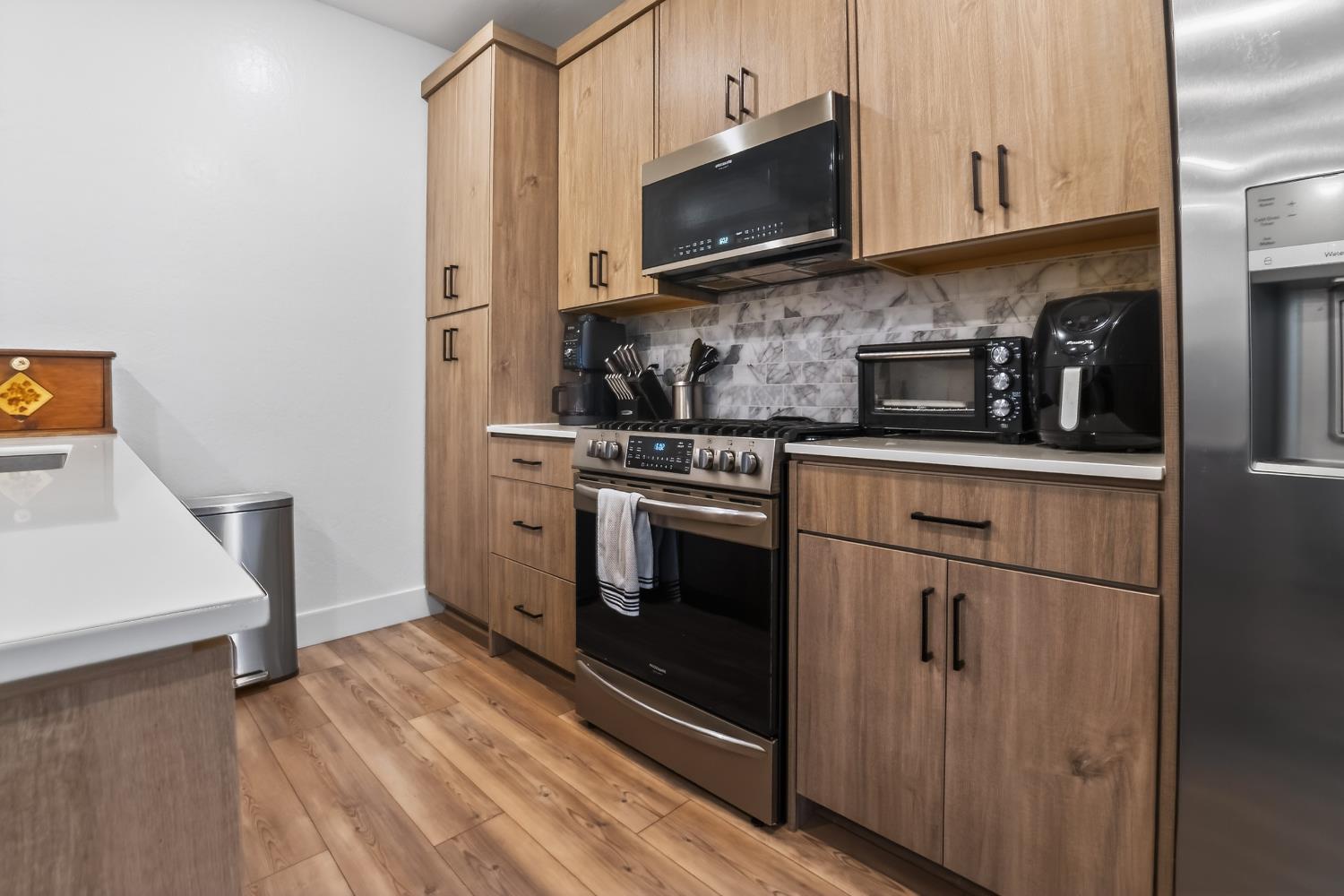 10970 N Honeysuckle Dr, Fresno, CA 93730