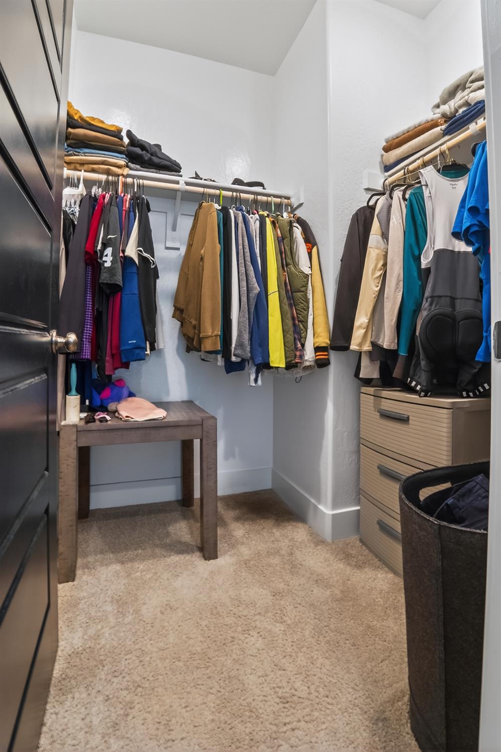 10970 N Honeysuckle Dr, Fresno, CA 93730