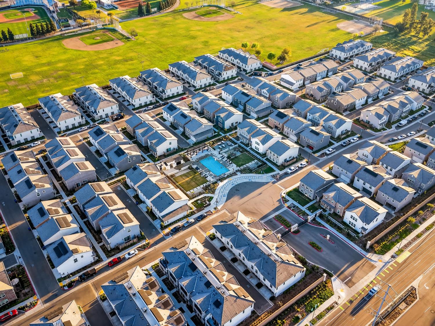 10970 N Honeysuckle Dr, Fresno, CA 93730