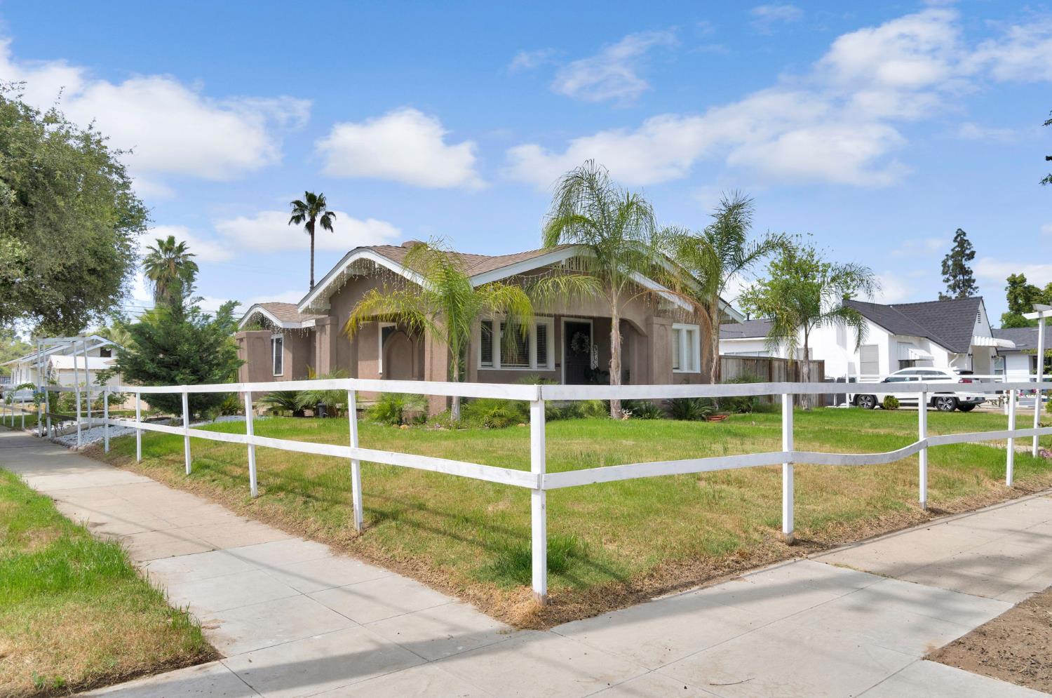 1005 N Fruit Ave, Fresno, CA 93728