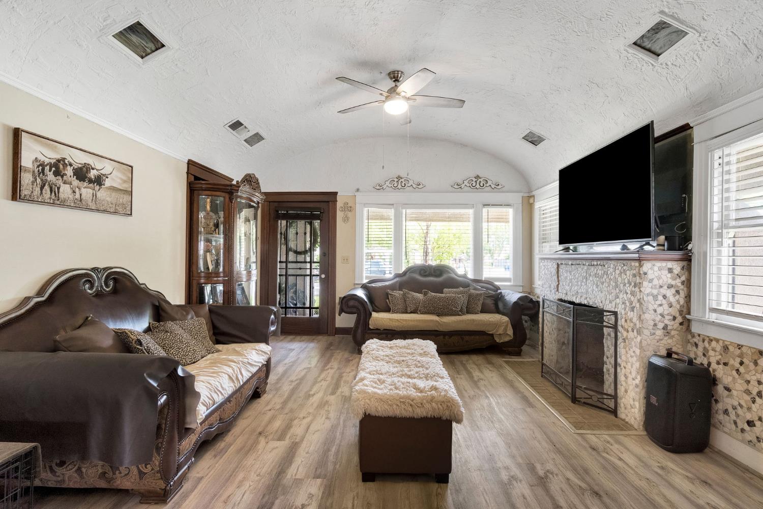 1005 N Fruit Ave, Fresno, CA 93728