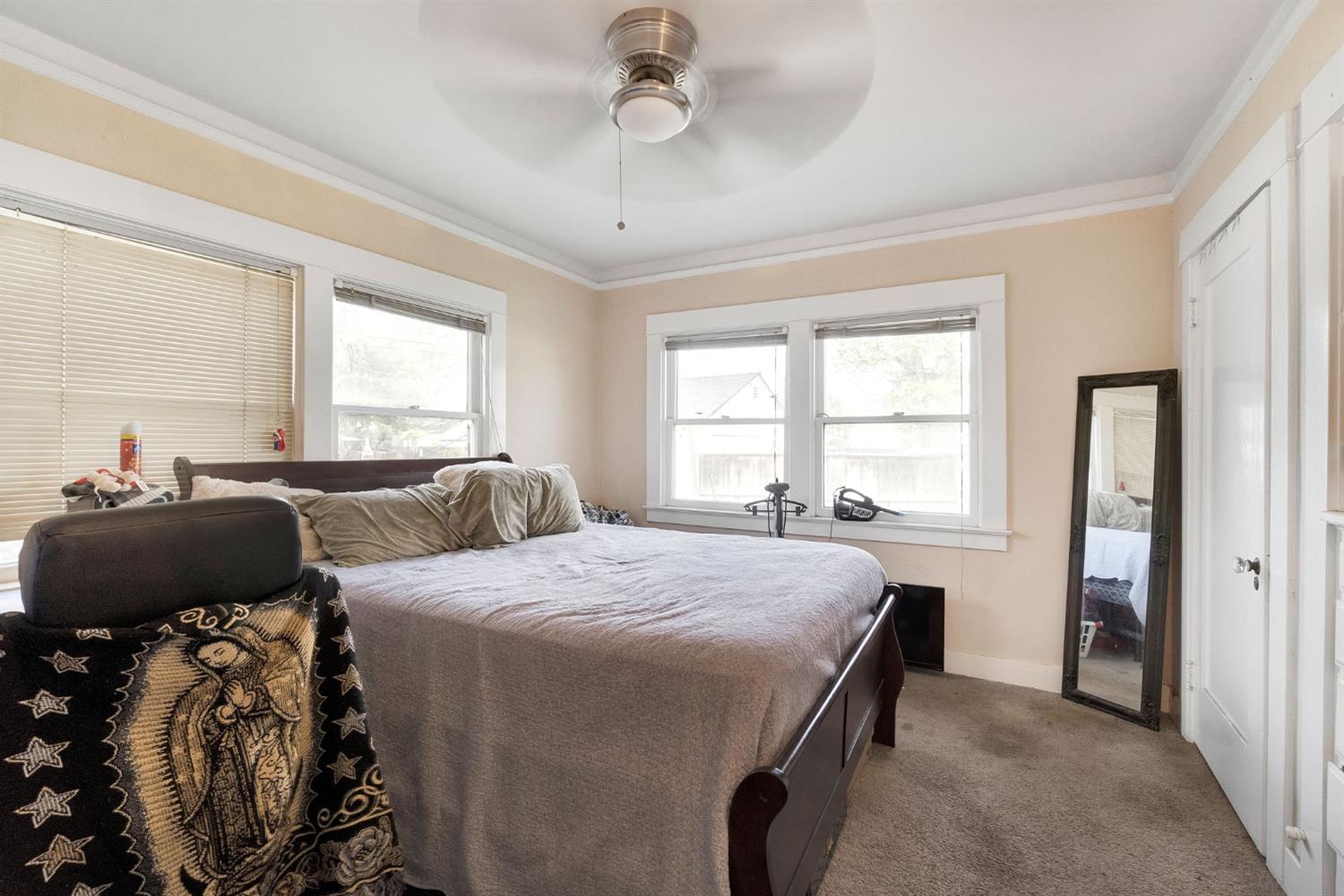 1005 N Fruit Ave, Fresno, CA 93728