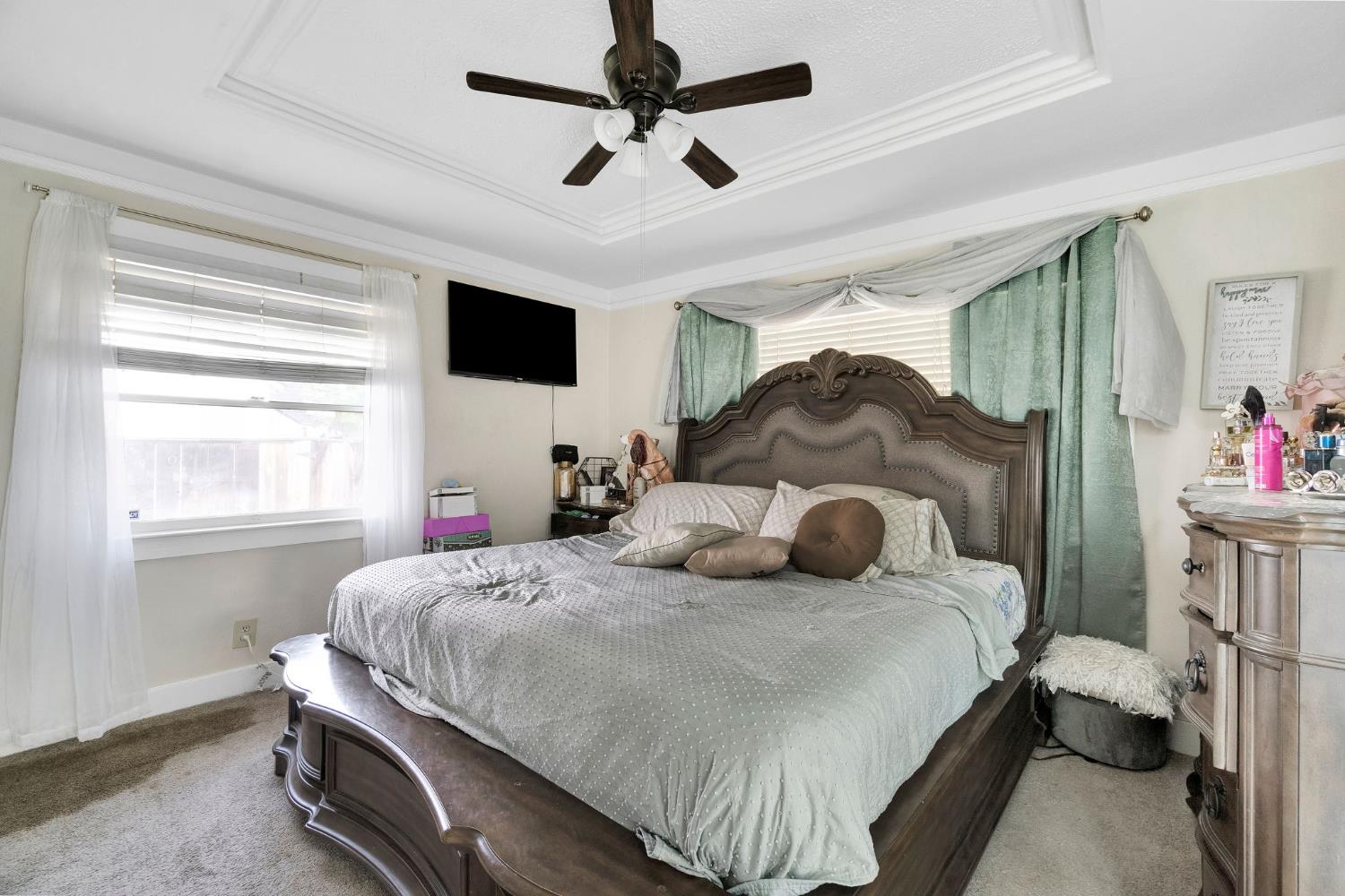 1005 N Fruit Ave, Fresno, CA 93728