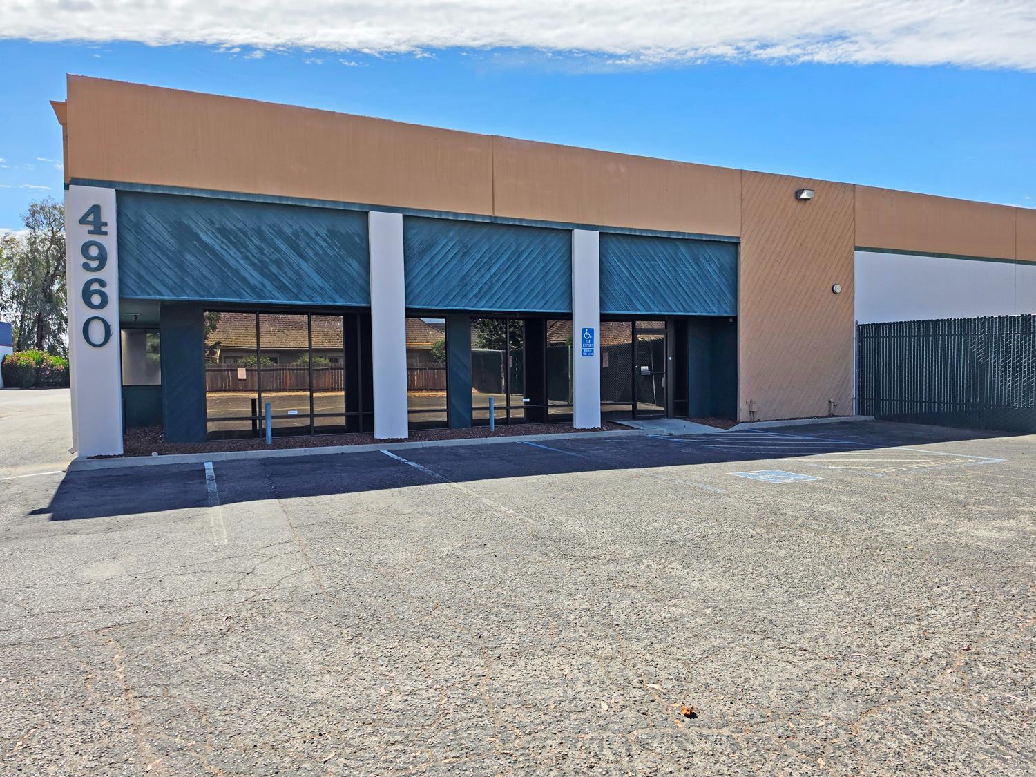4960 E Yale Ave, Fresno, CA 93727