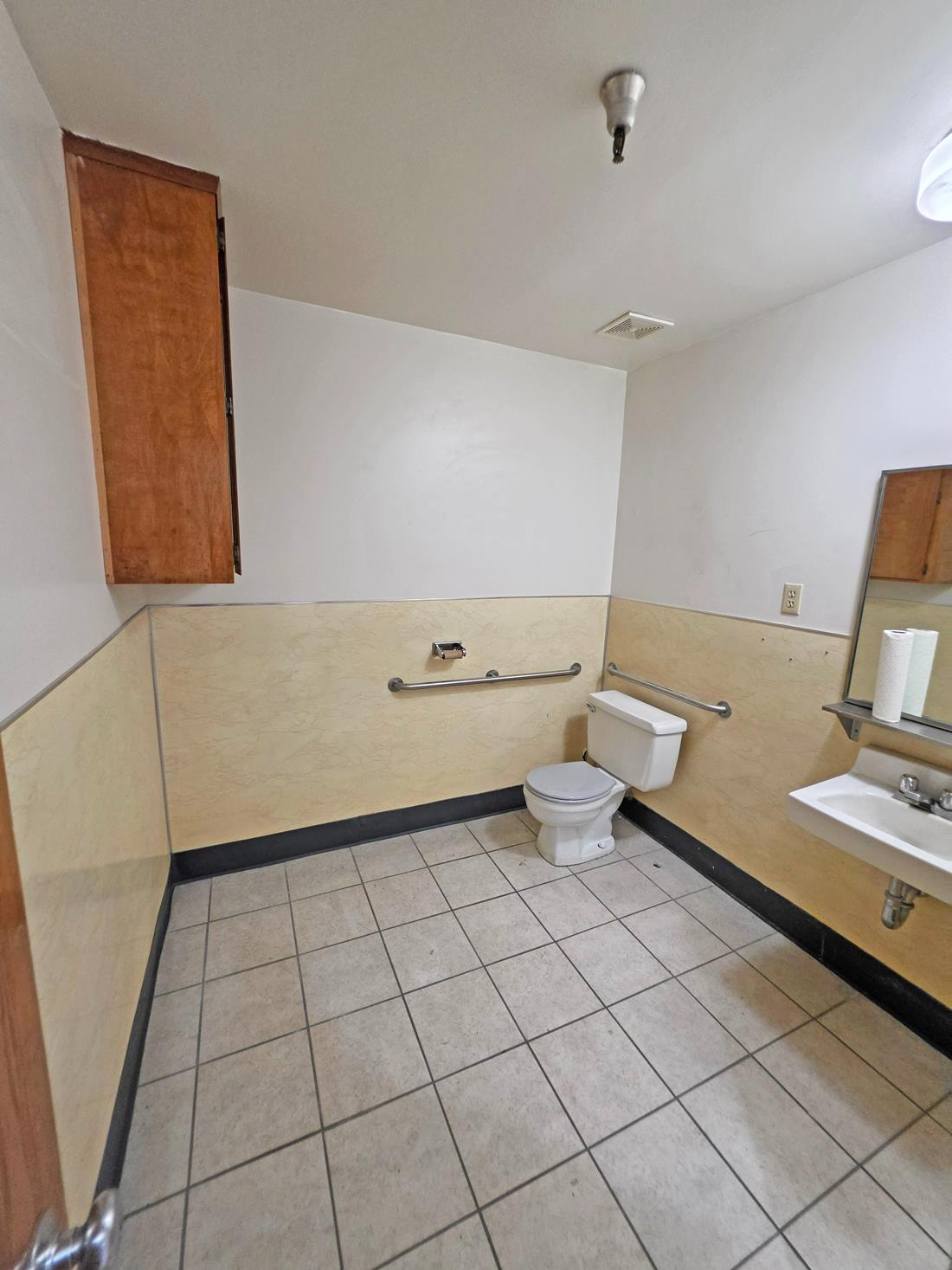 4960 E Yale Ave, Fresno, CA 93727