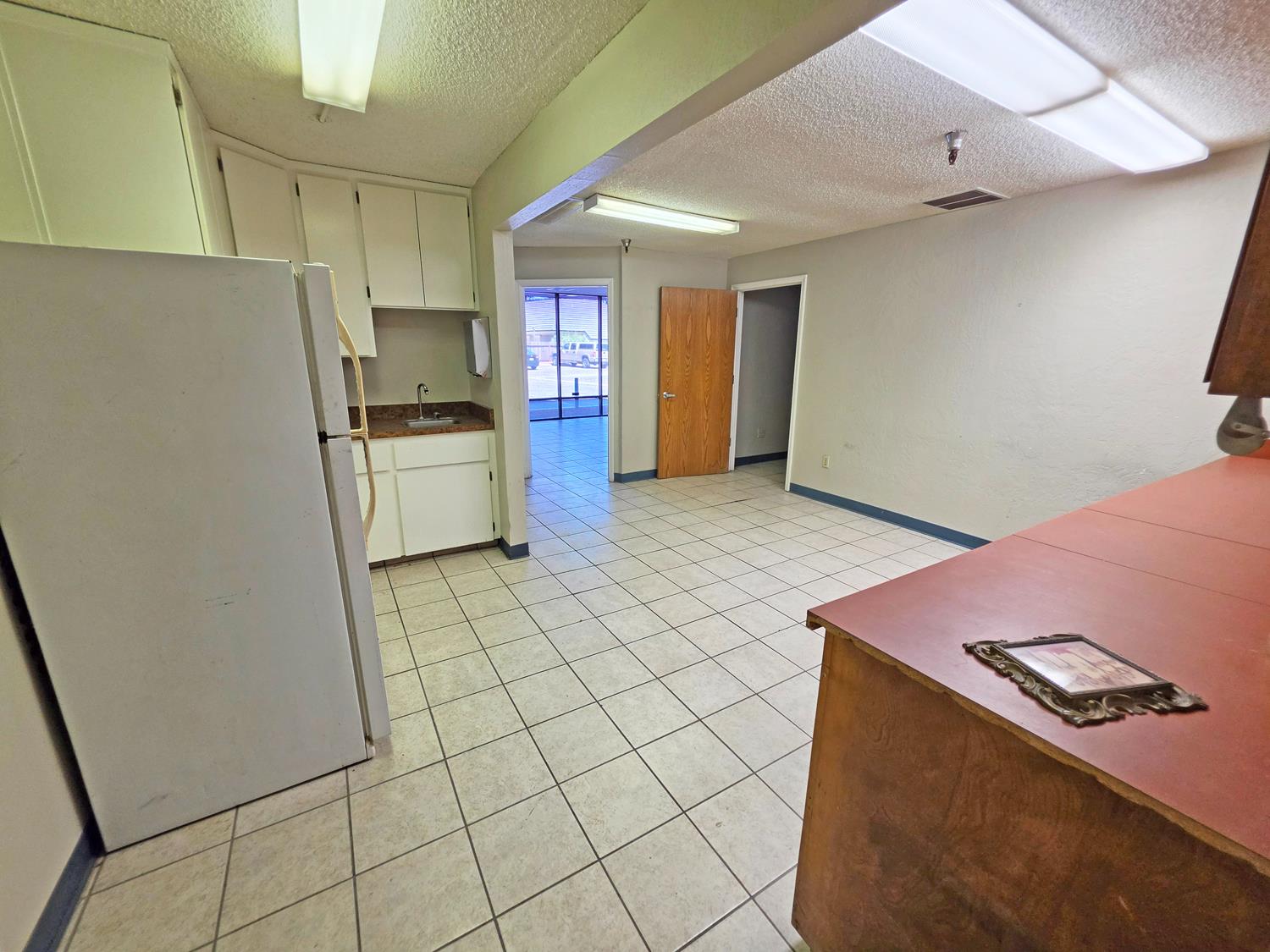 4960 E Yale Ave, Fresno, CA 93727
