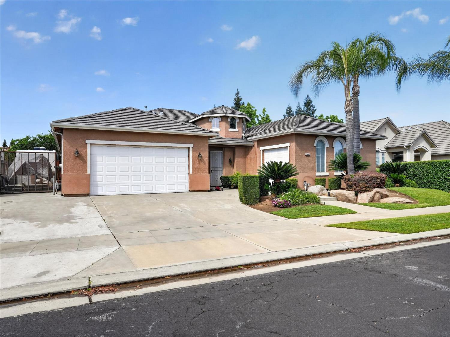 2927 Browning Ave, Clovis, CA 93611