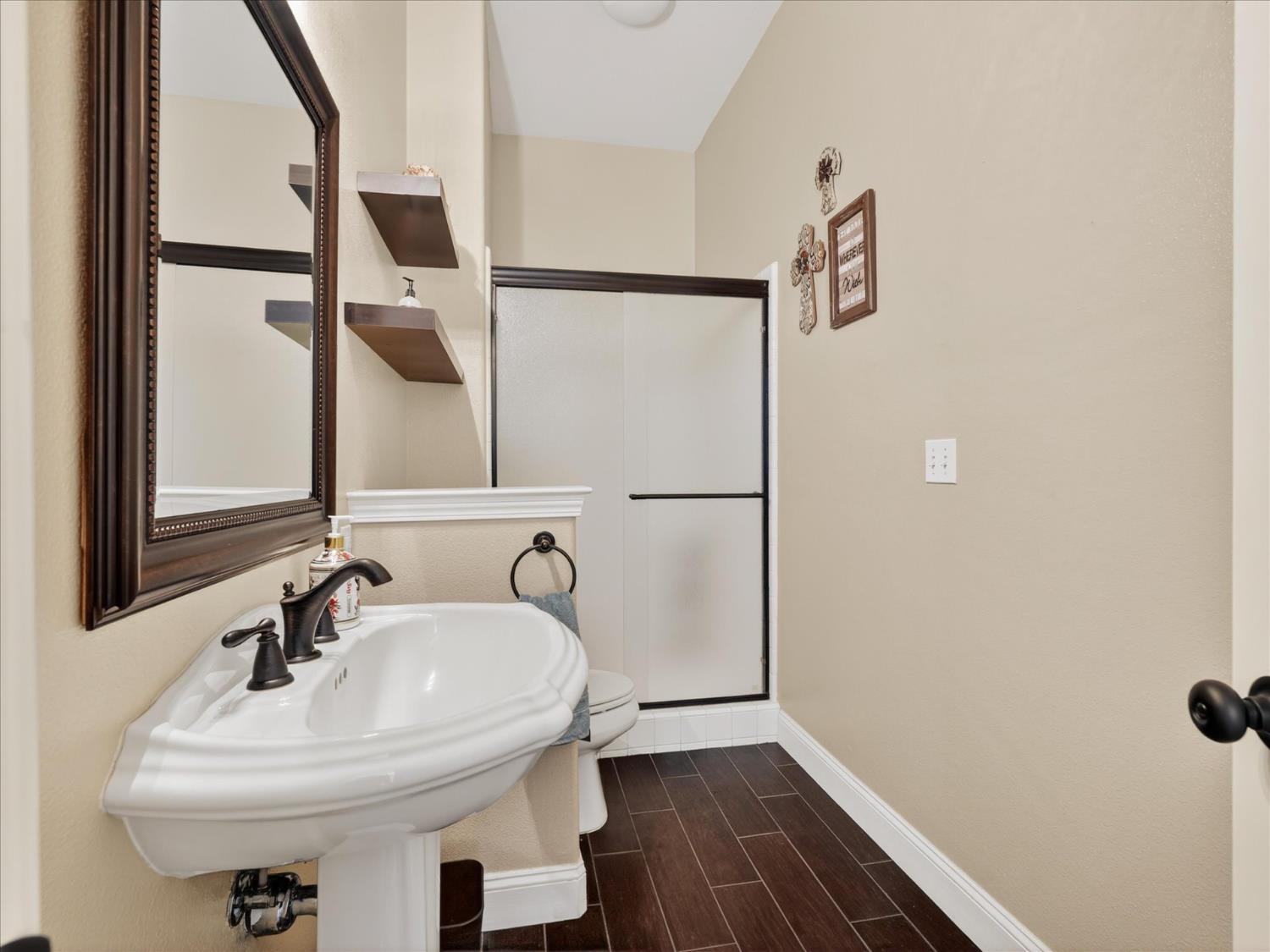 2927 Browning Ave, Clovis, CA 93611