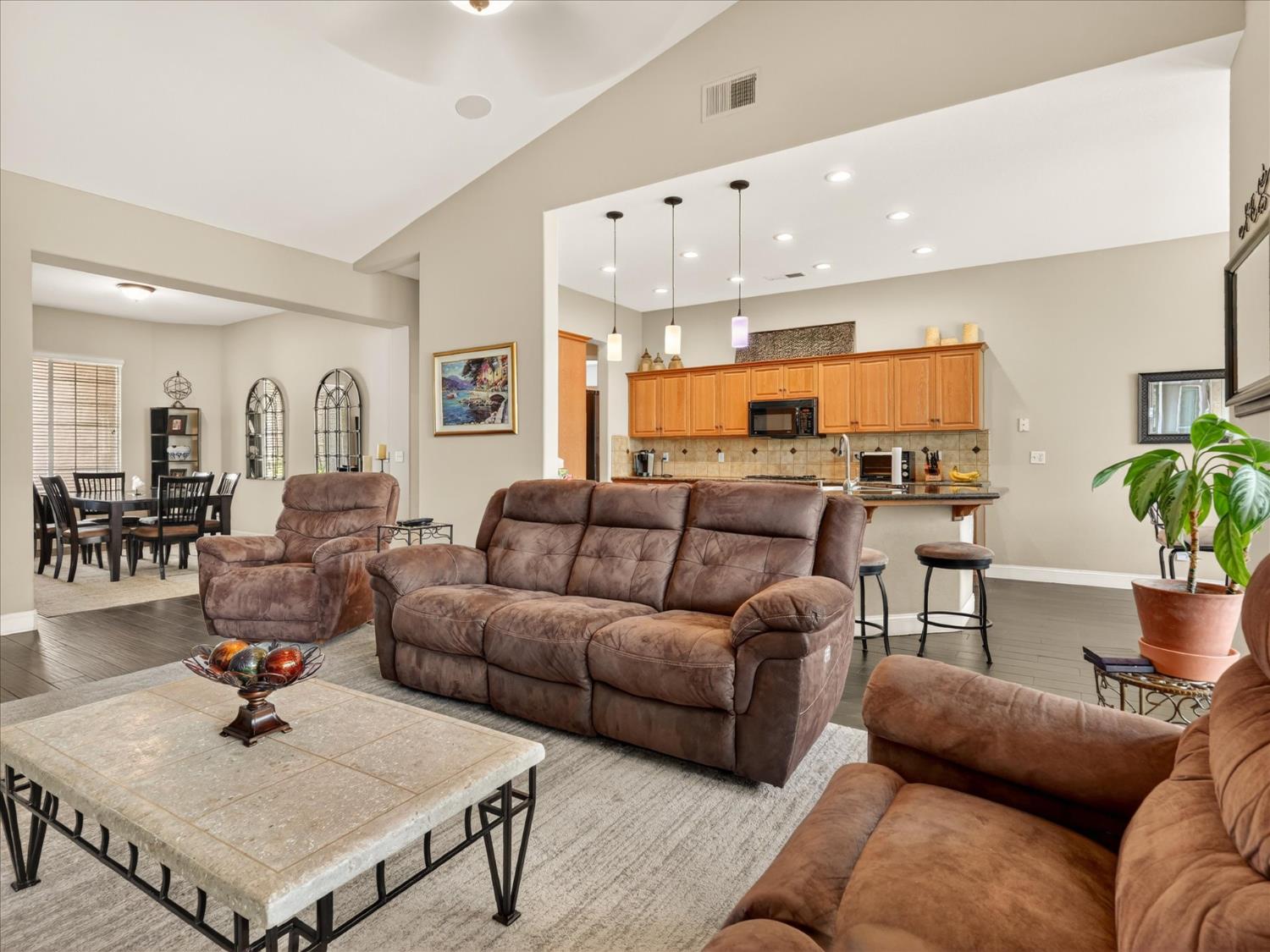 2927 Browning Ave, Clovis, CA 93611