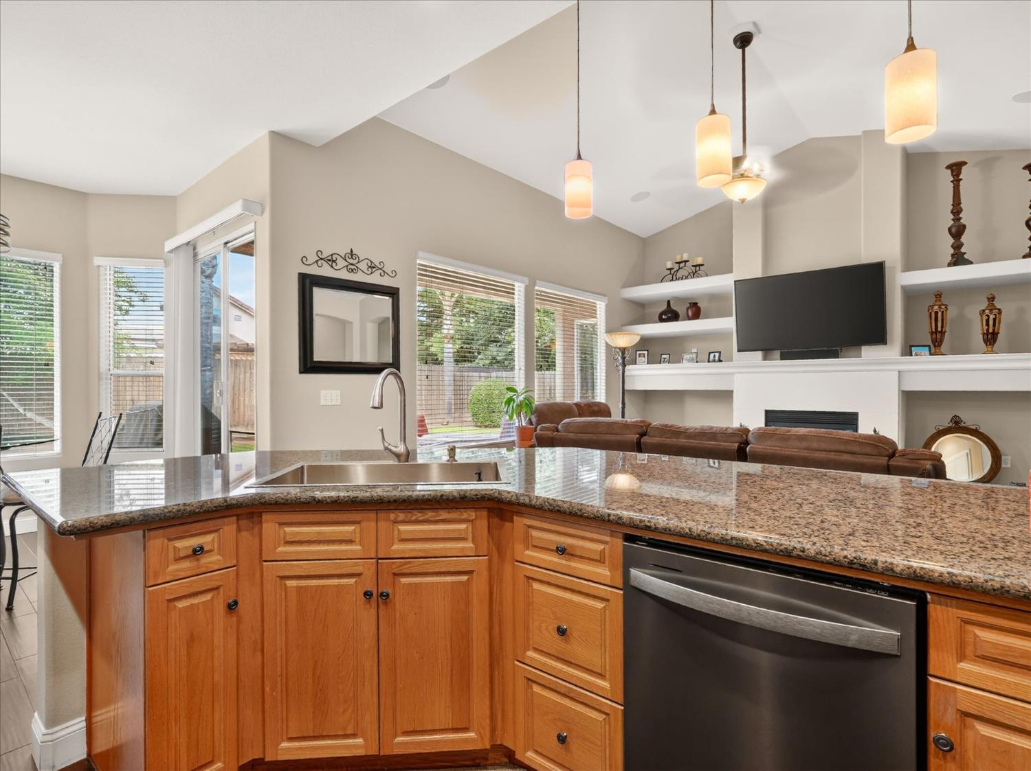 2927 Browning Ave, Clovis, CA 93611