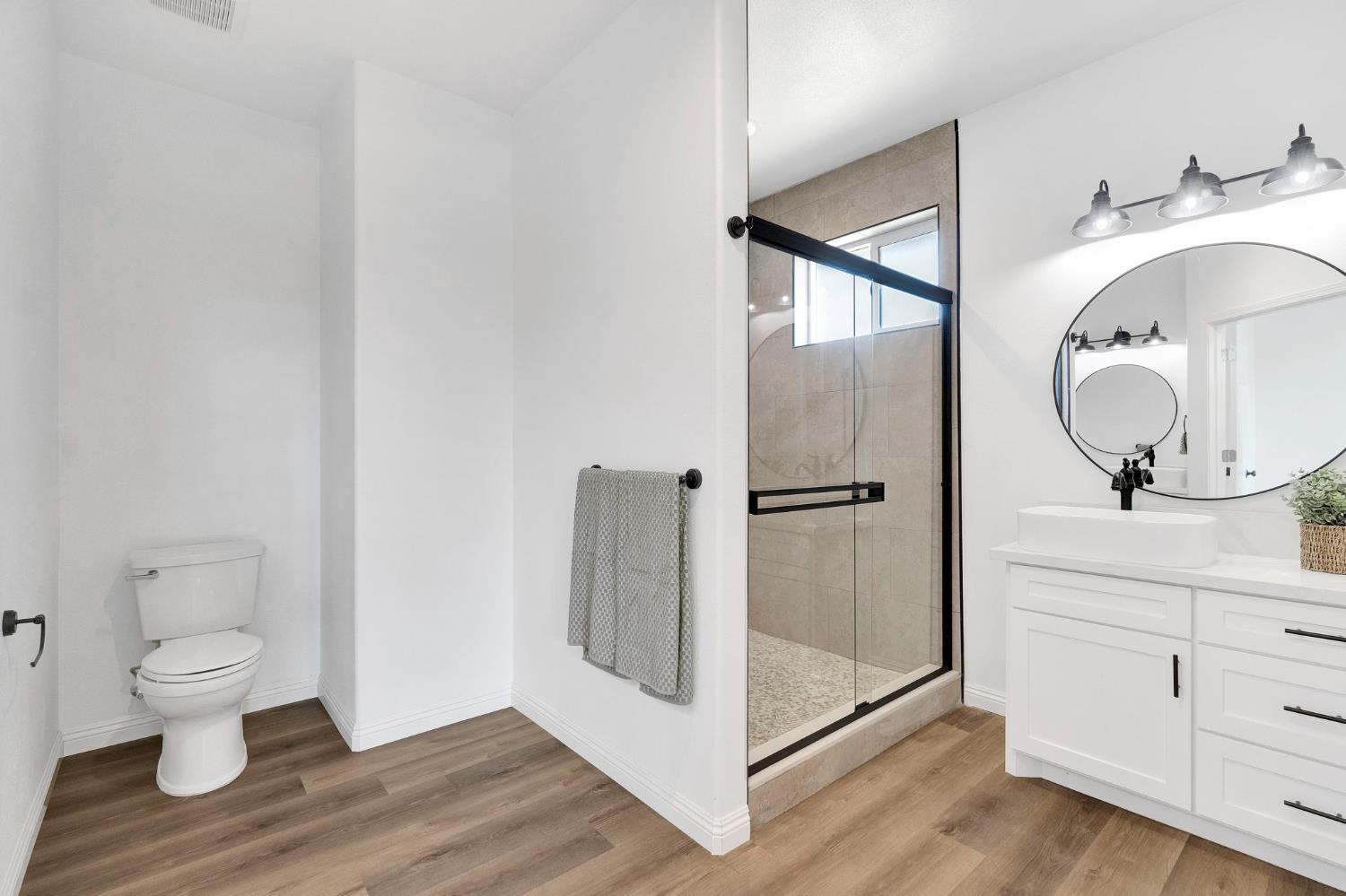 41640 Road 120, Orosi, CA 93647