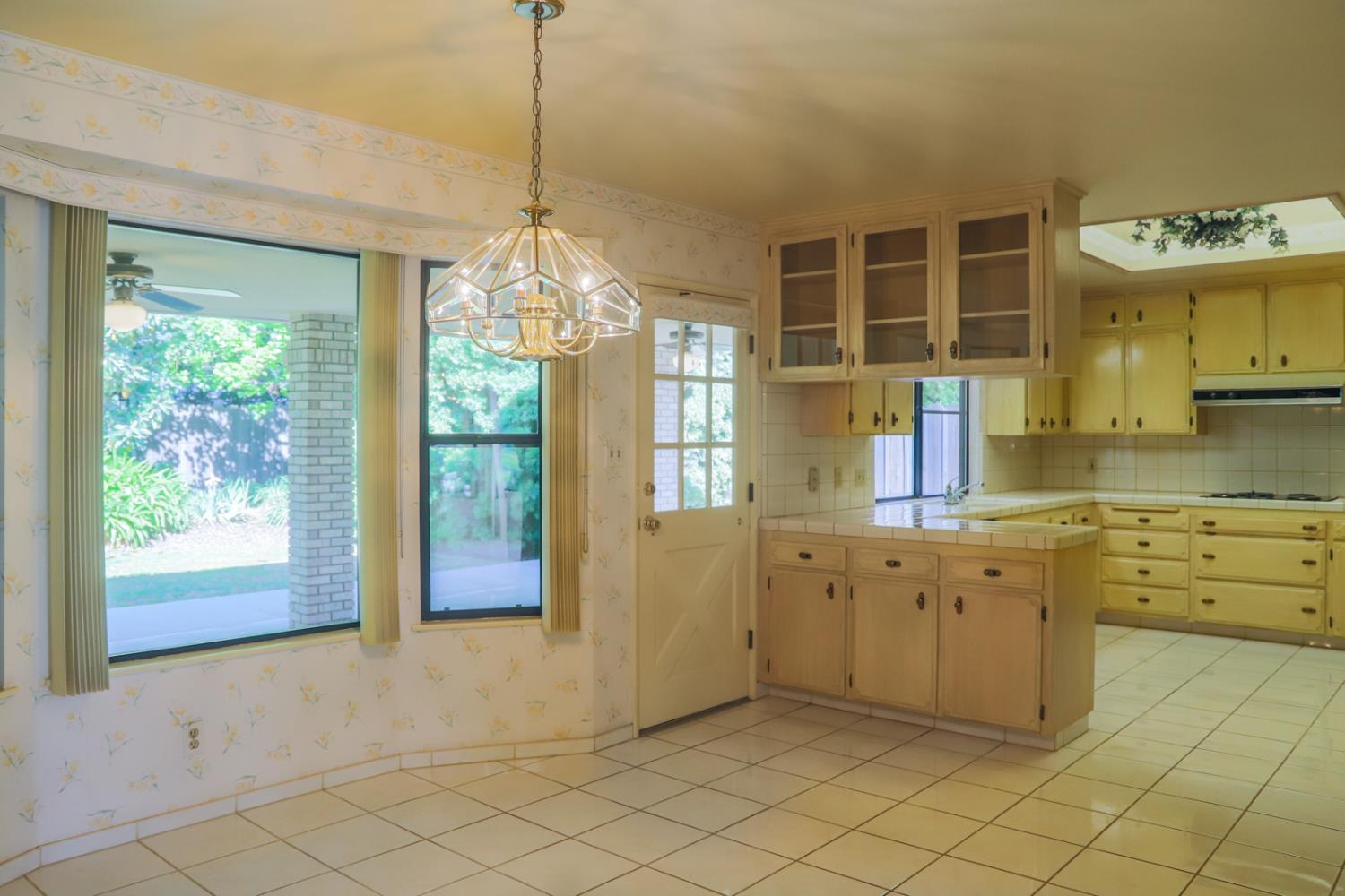 7561 N Hayston Ave, Fresno, CA 93720