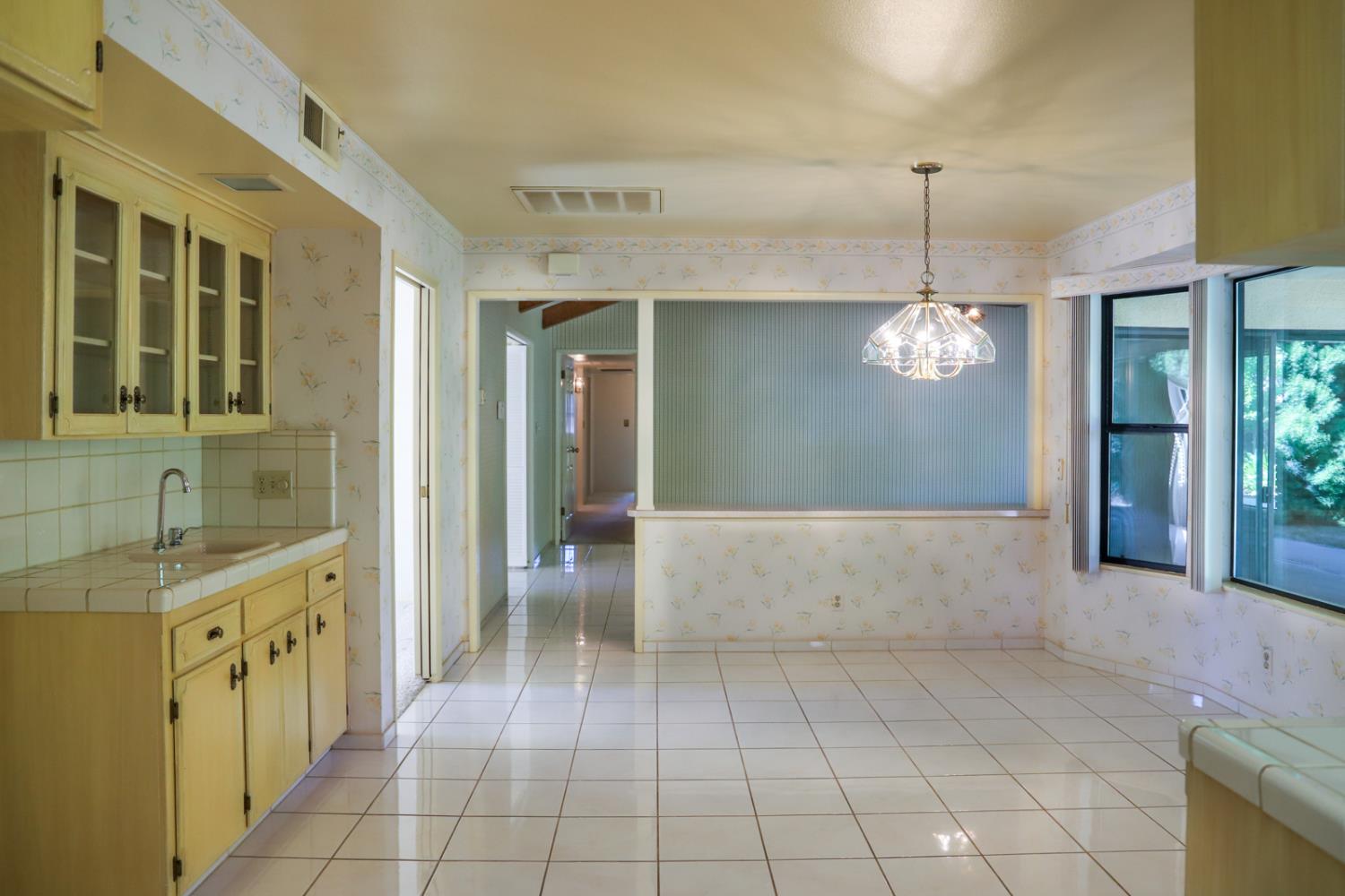 7561 N Hayston Ave, Fresno, CA 93720