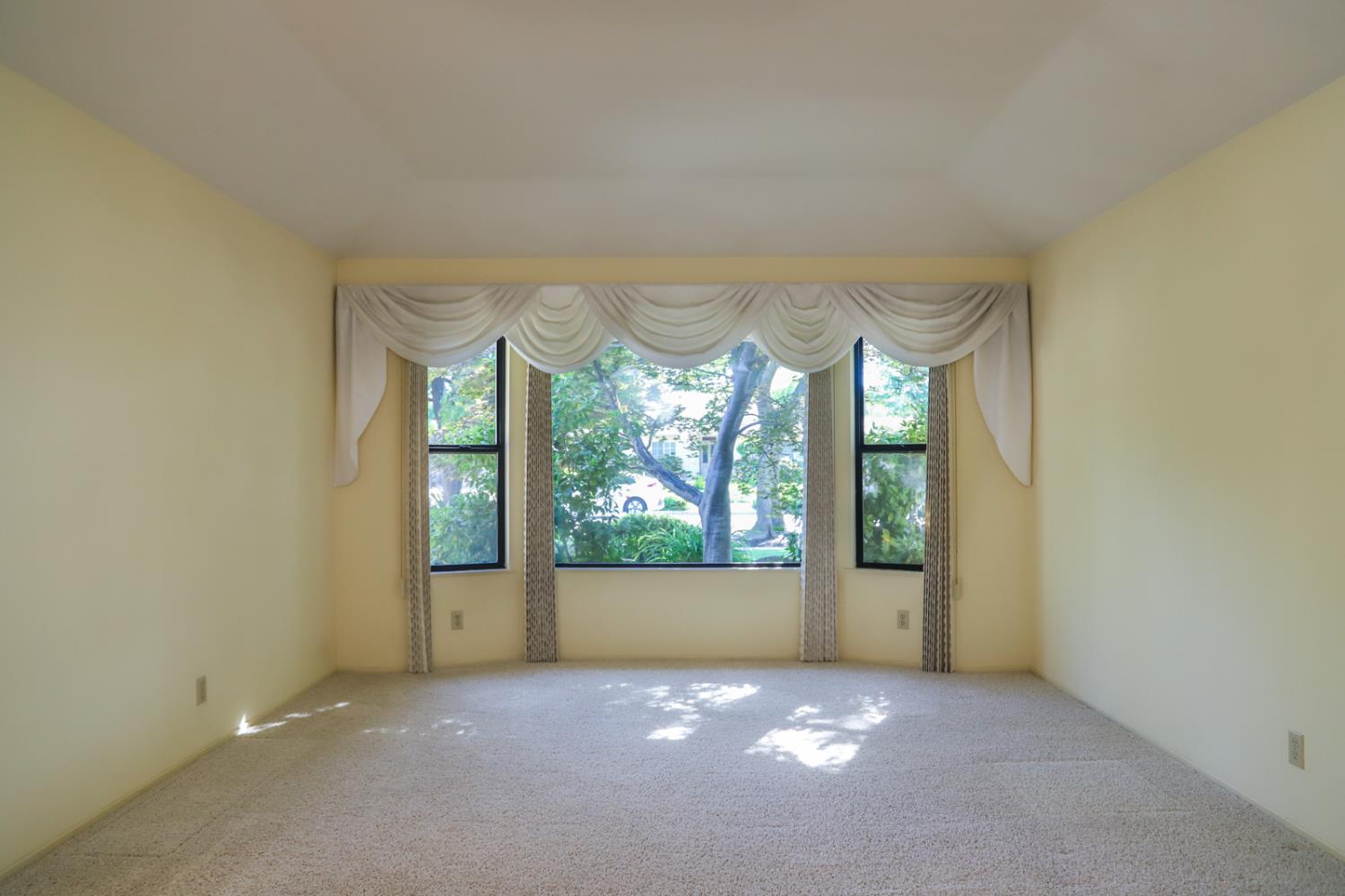 7561 N Hayston Ave, Fresno, CA 93720