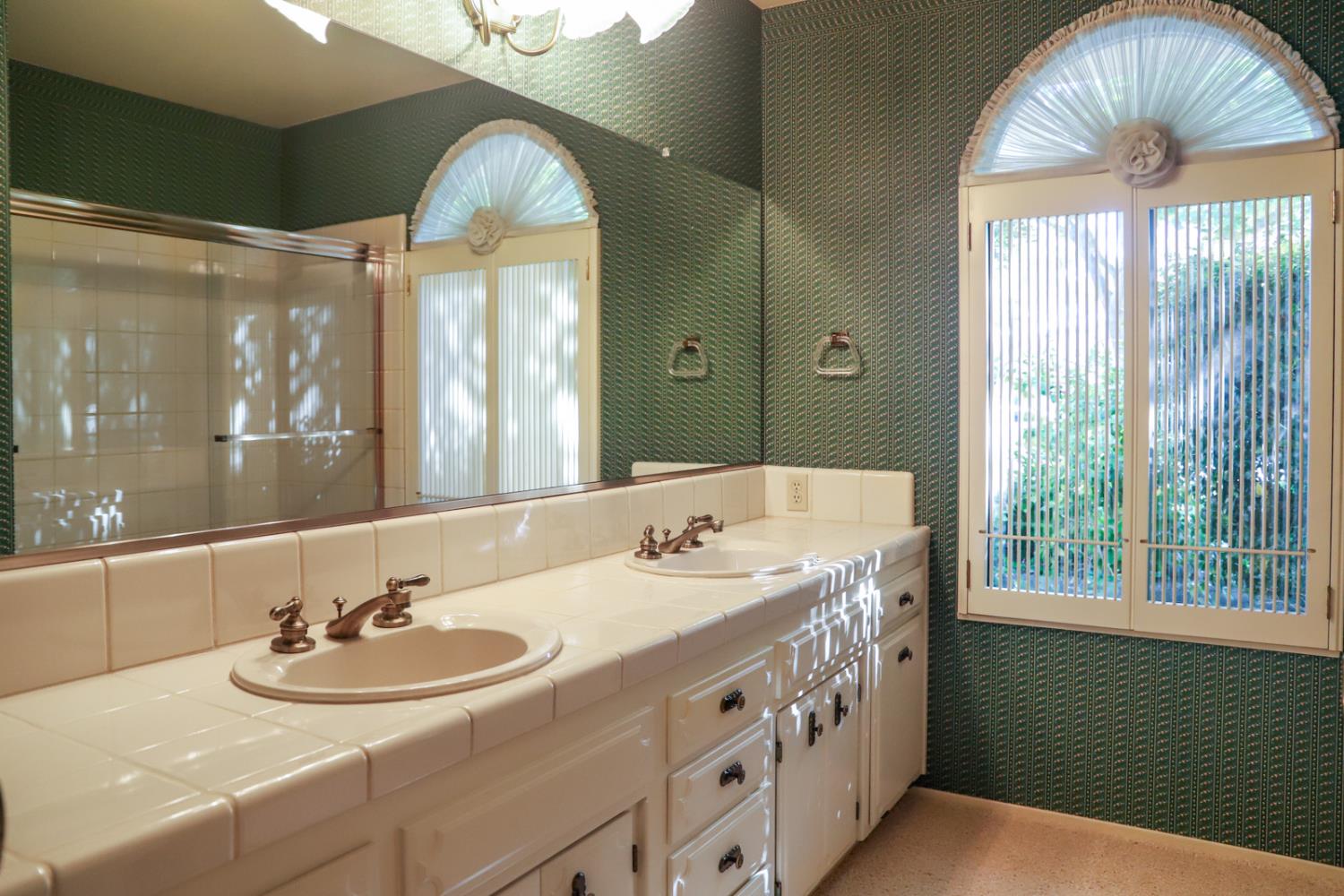 7561 N Hayston Ave, Fresno, CA 93720