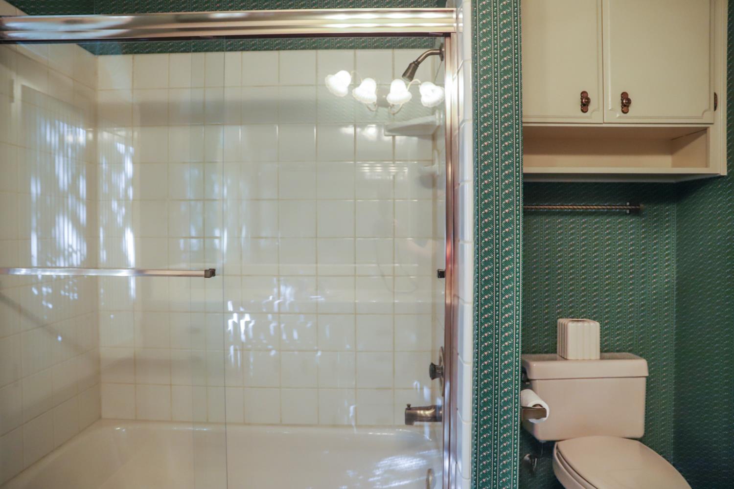 7561 N Hayston Ave, Fresno, CA 93720