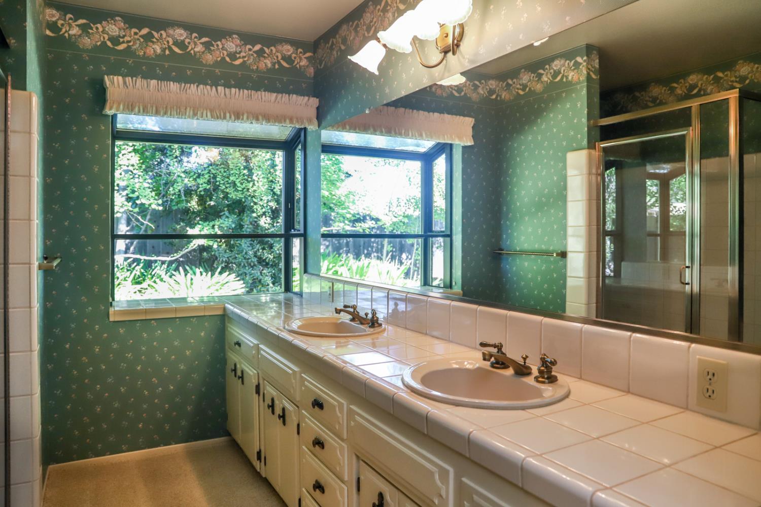 7561 N Hayston Ave, Fresno, CA 93720