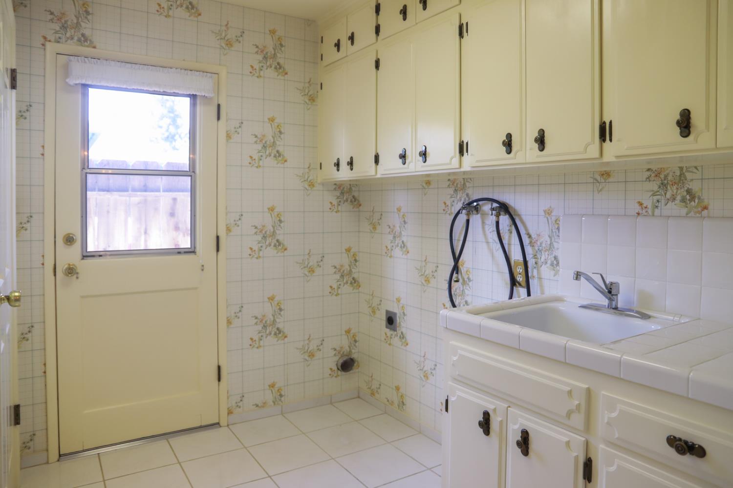 7561 N Hayston Ave, Fresno, CA 93720