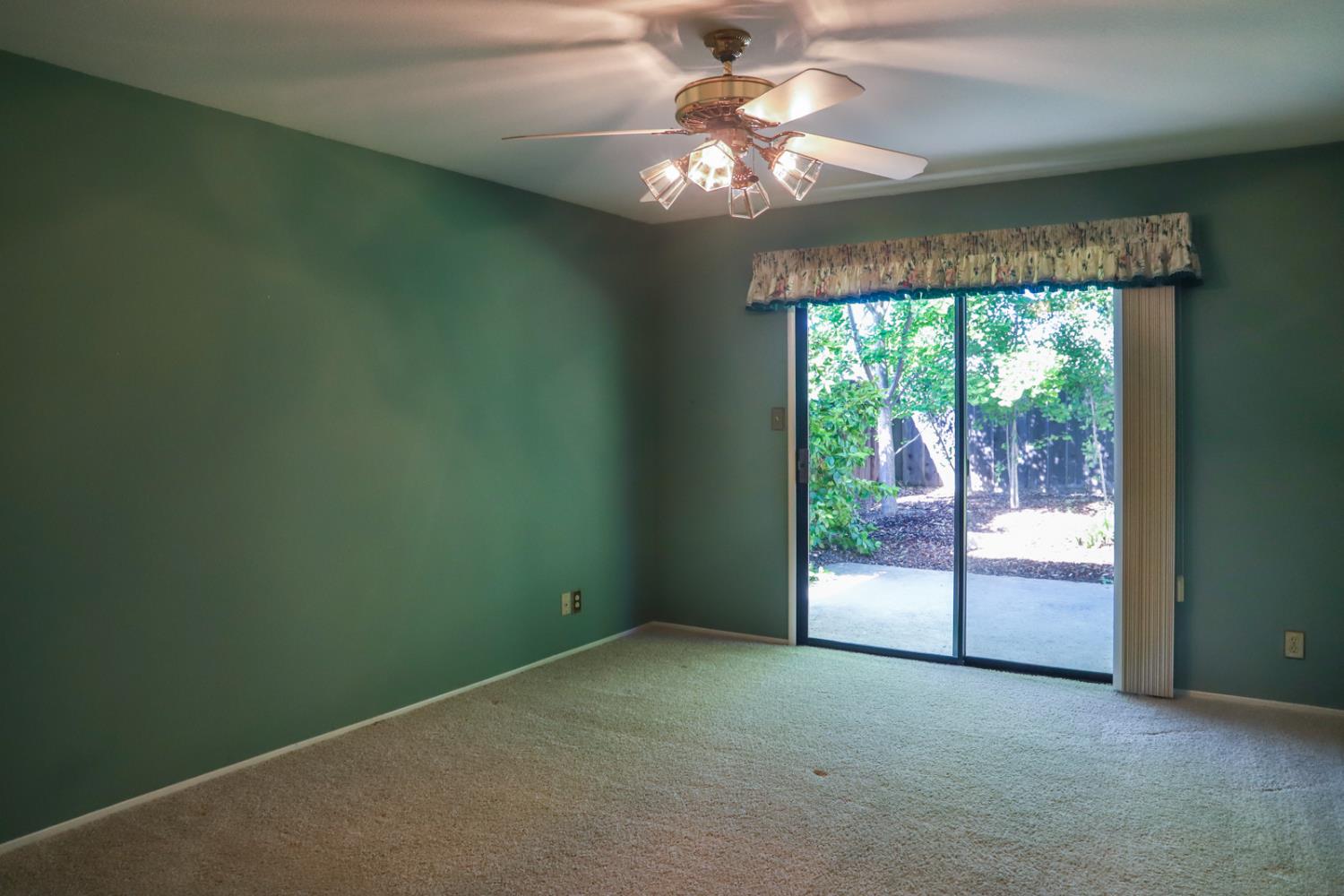 7561 N Hayston Ave, Fresno, CA 93720