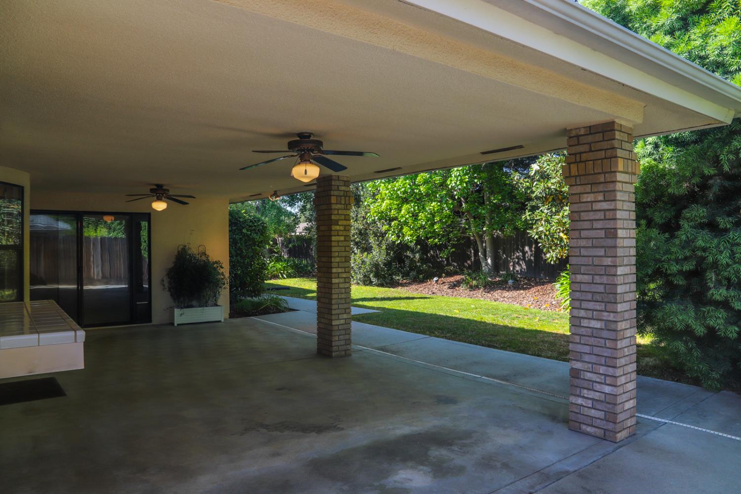 7561 N Hayston Ave, Fresno, CA 93720