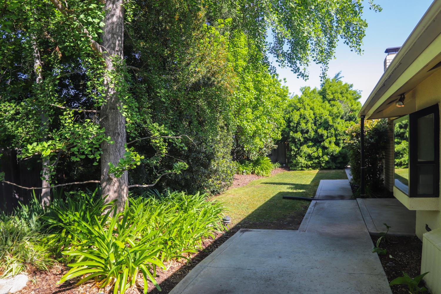 7561 N Hayston Ave, Fresno, CA 93720