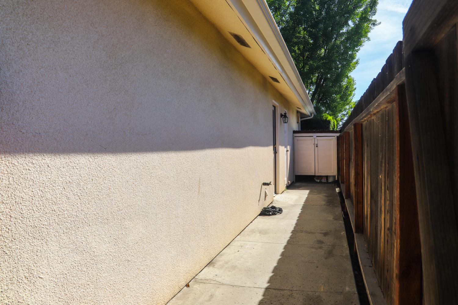 7561 N Hayston Ave, Fresno, CA 93720