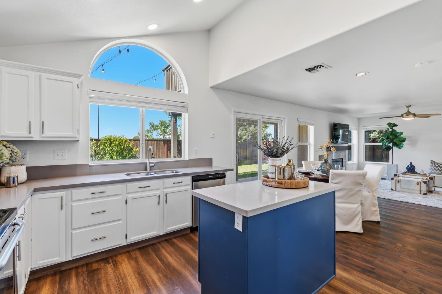 2611 Fremont Ave, Clovis, CA 93611