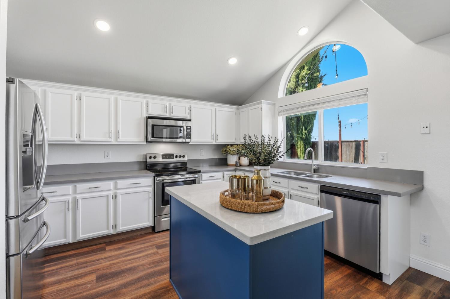 2611 Fremont Ave, Clovis, CA 93611