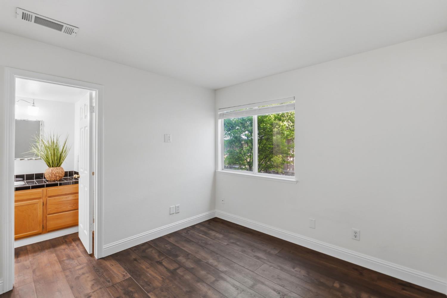 2611 Fremont Ave, Clovis, CA 93611