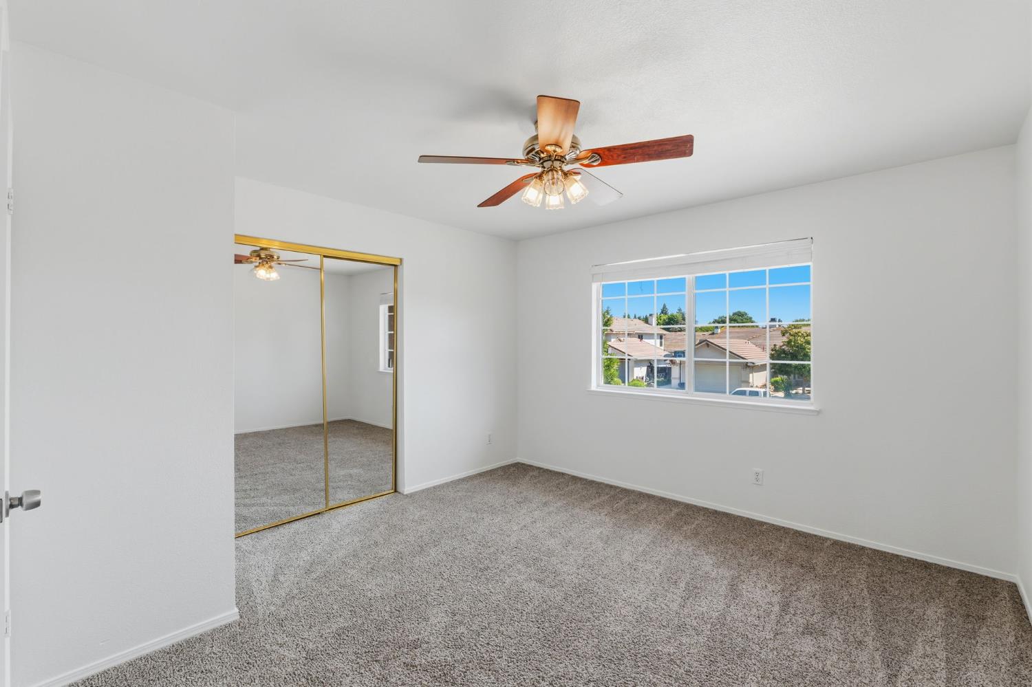 2611 Fremont Ave, Clovis, CA 93611