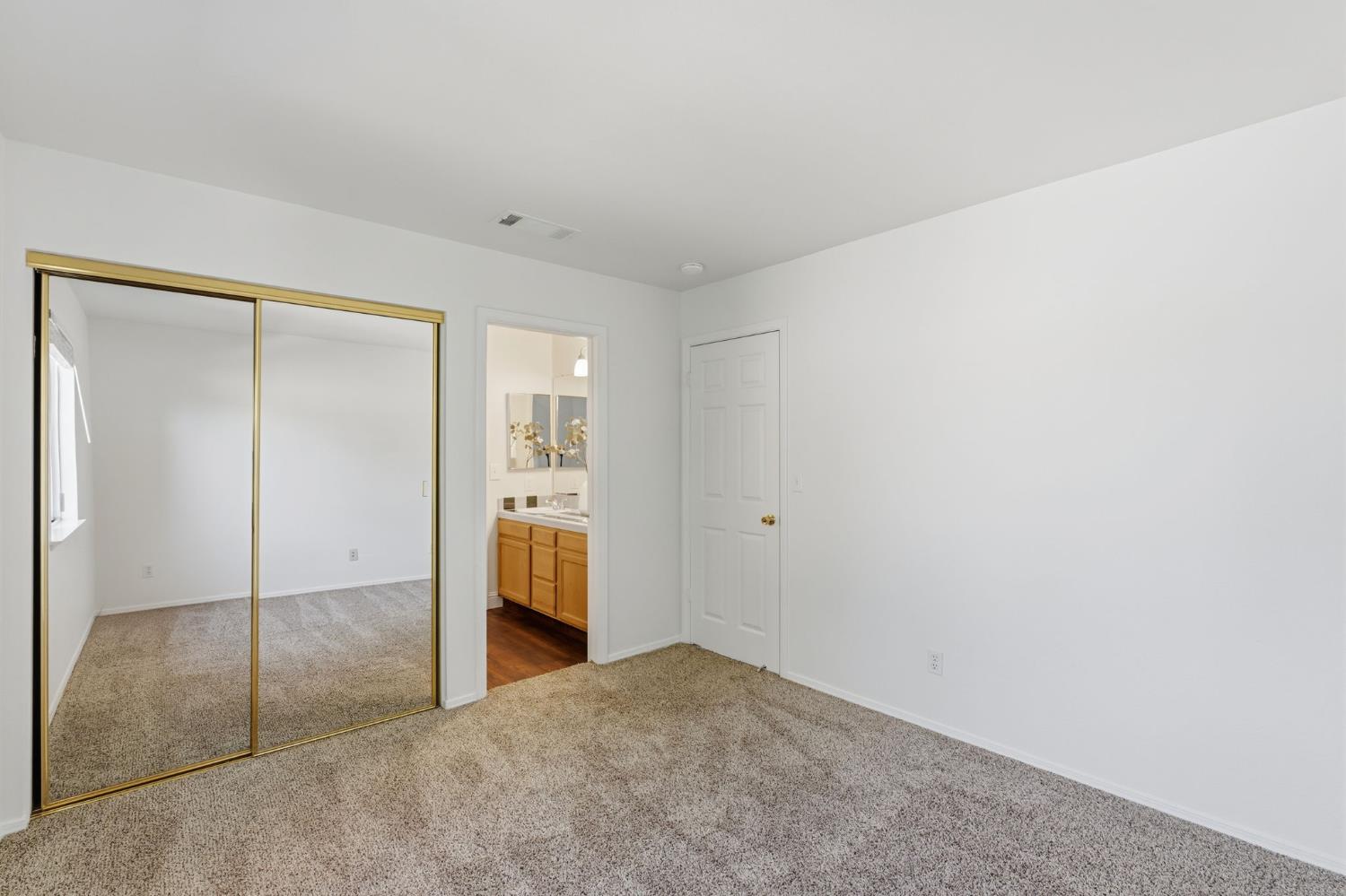 2611 Fremont Ave, Clovis, CA 93611