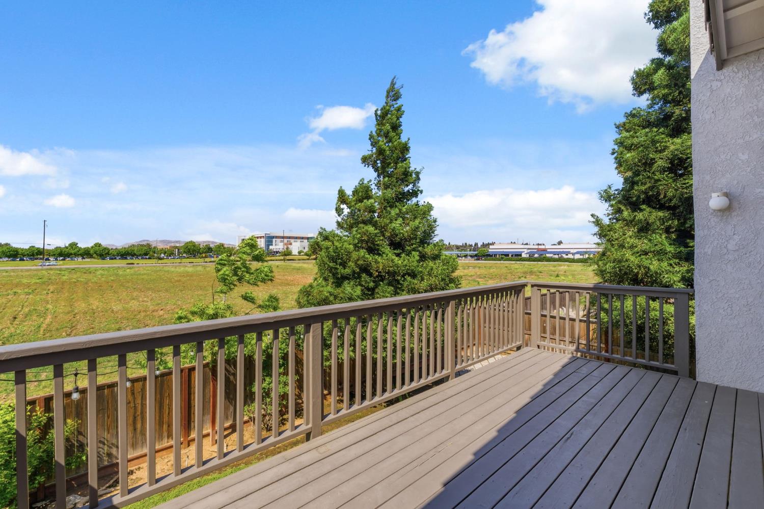 2611 Fremont Ave, Clovis, CA 93611