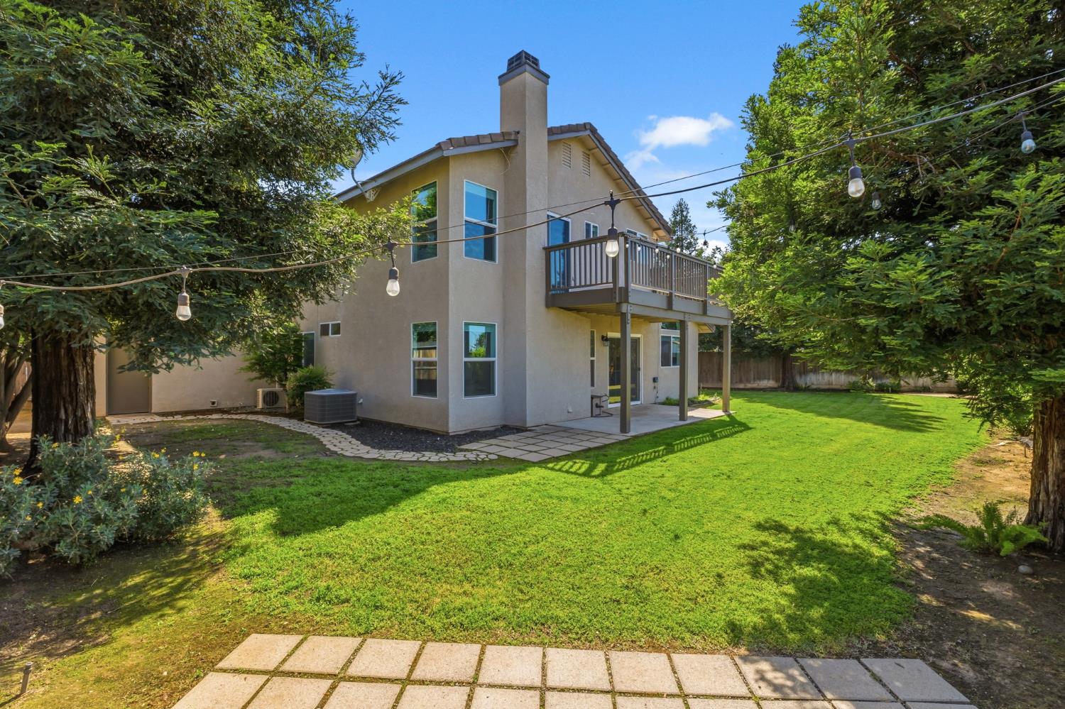 2611 Fremont Ave, Clovis, CA 93611