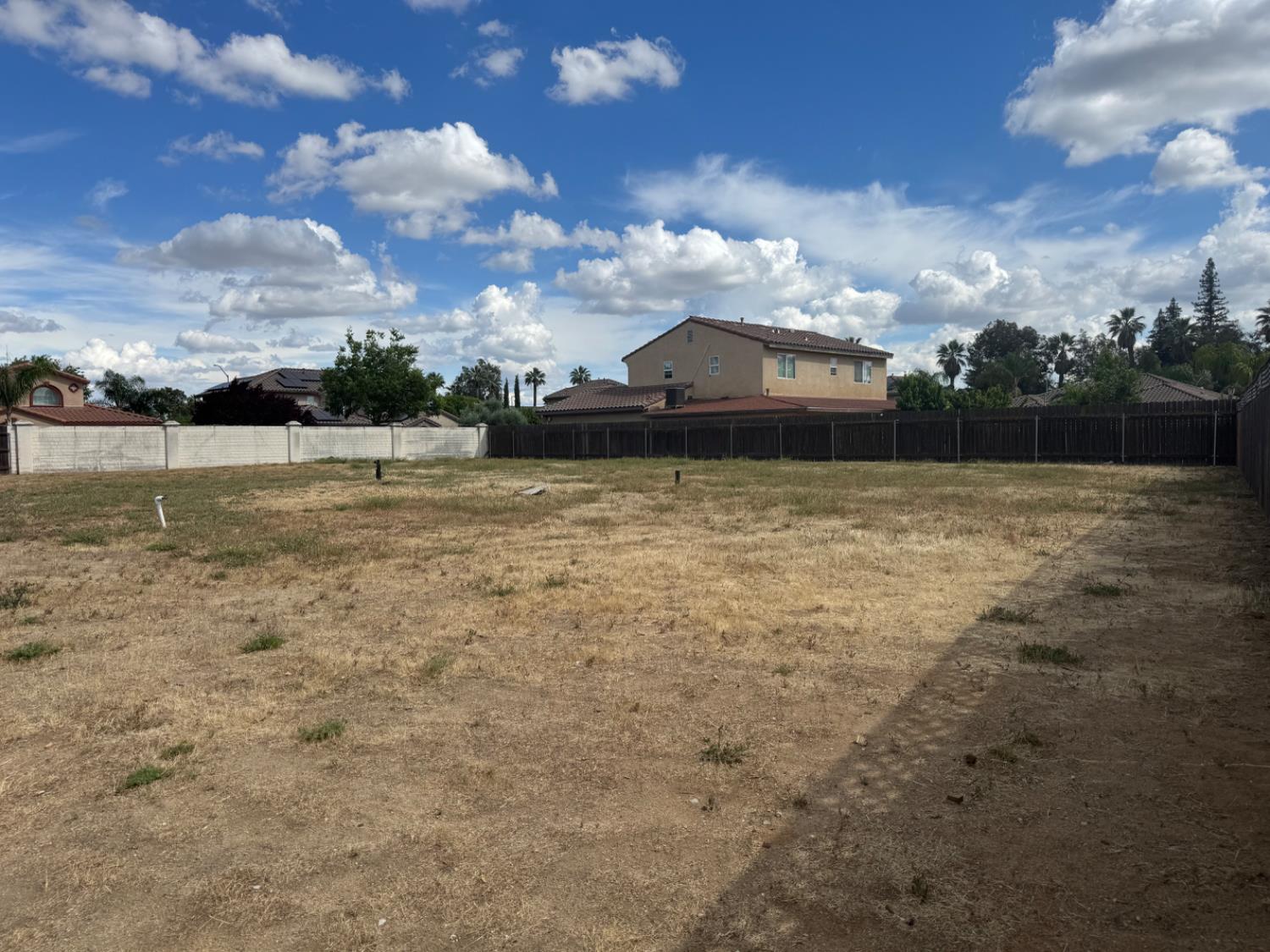 3045 W Tuolumne St, Fresno, CA 93706