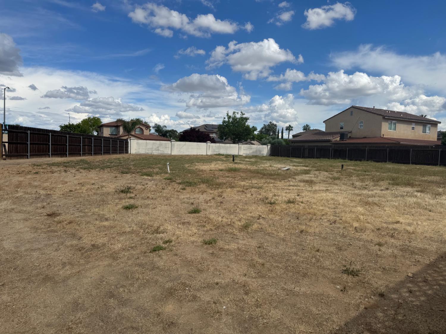 3045 W Tuolumne St, Fresno, CA 93706