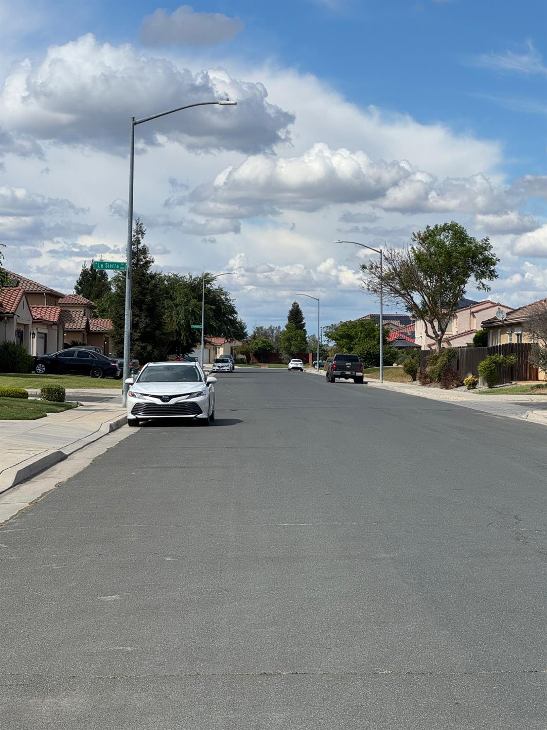 3045 W Tuolumne St, Fresno, CA 93706