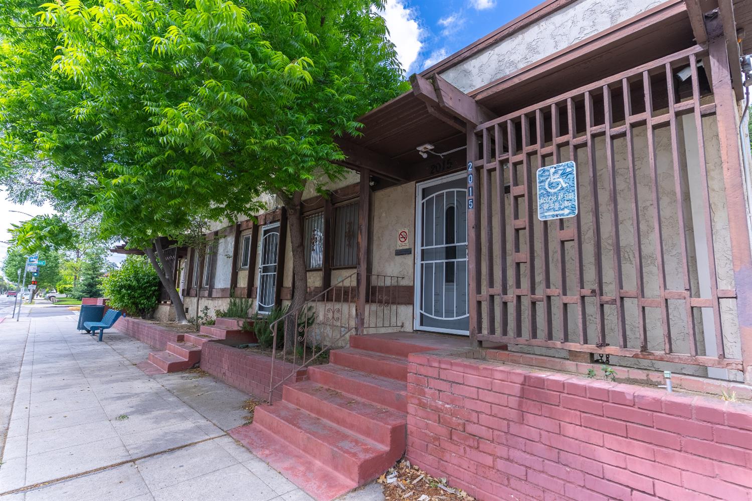 747 E Weldon Ave, Fresno, CA 93704