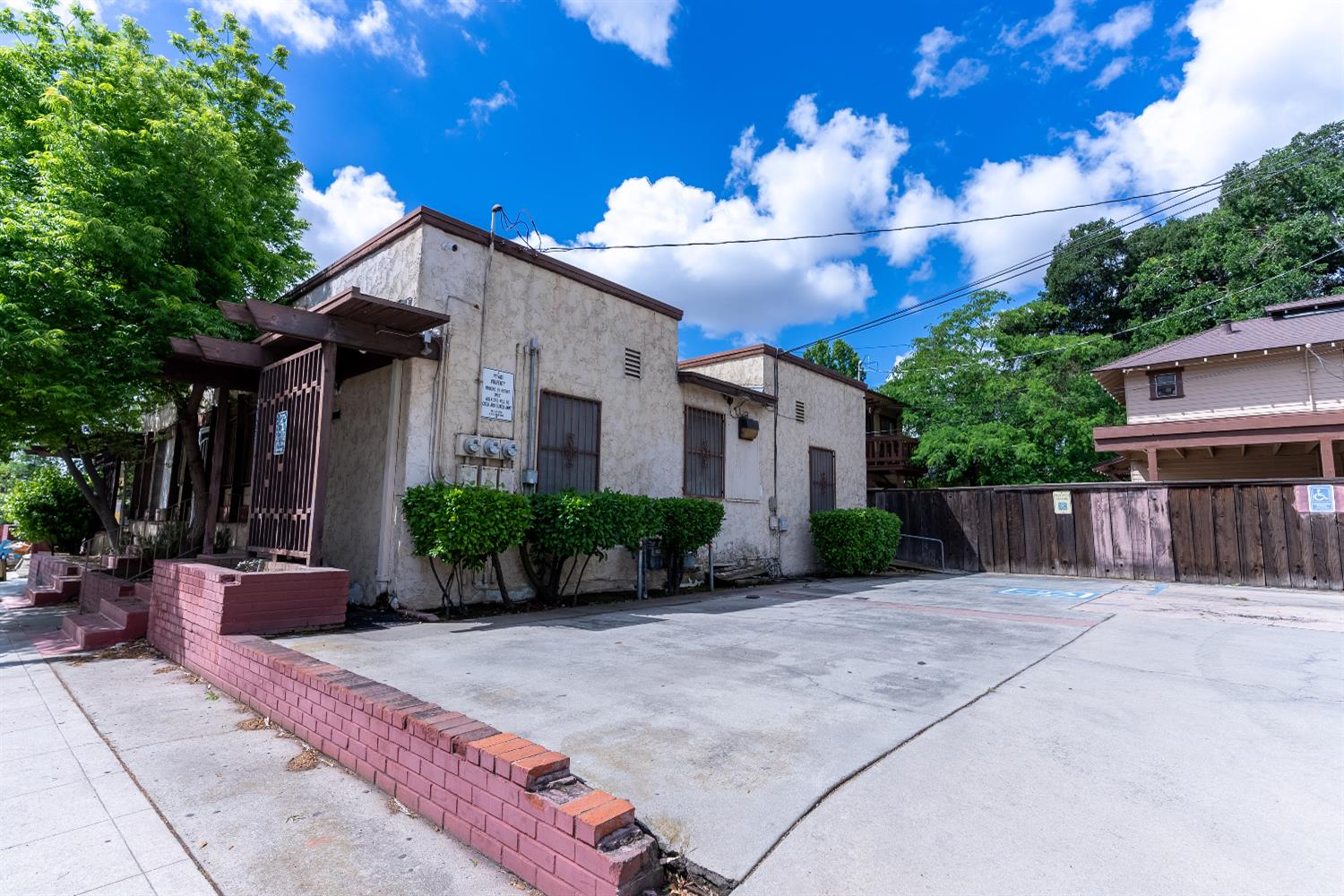 747 E Weldon Ave, Fresno, CA 93704