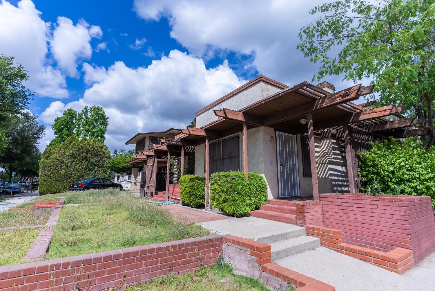 747 E Weldon Ave, Fresno, CA 93704