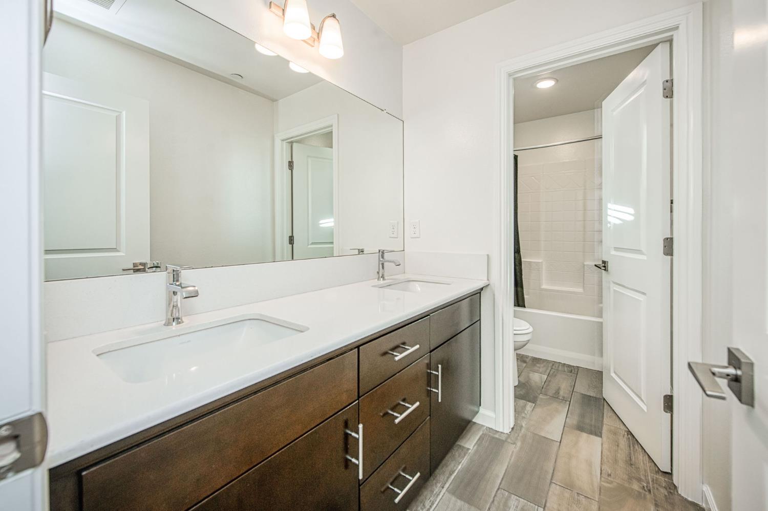 3660 Parkstone Way, Clovis, CA 93619