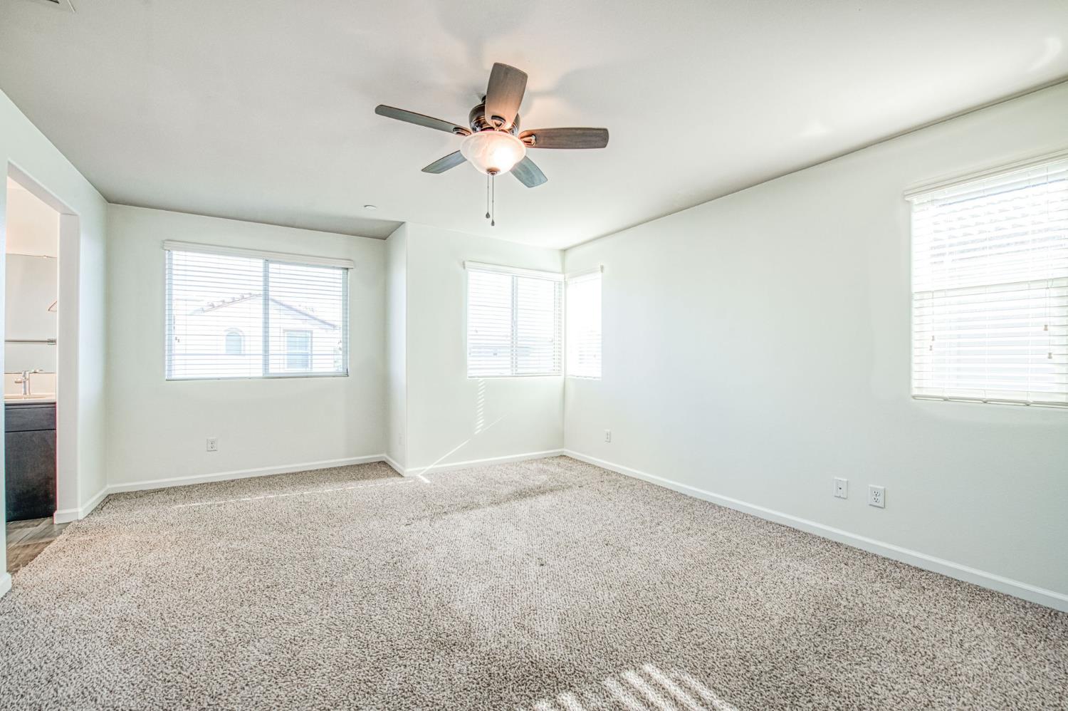 3660 Parkstone Way, Clovis, CA 93619