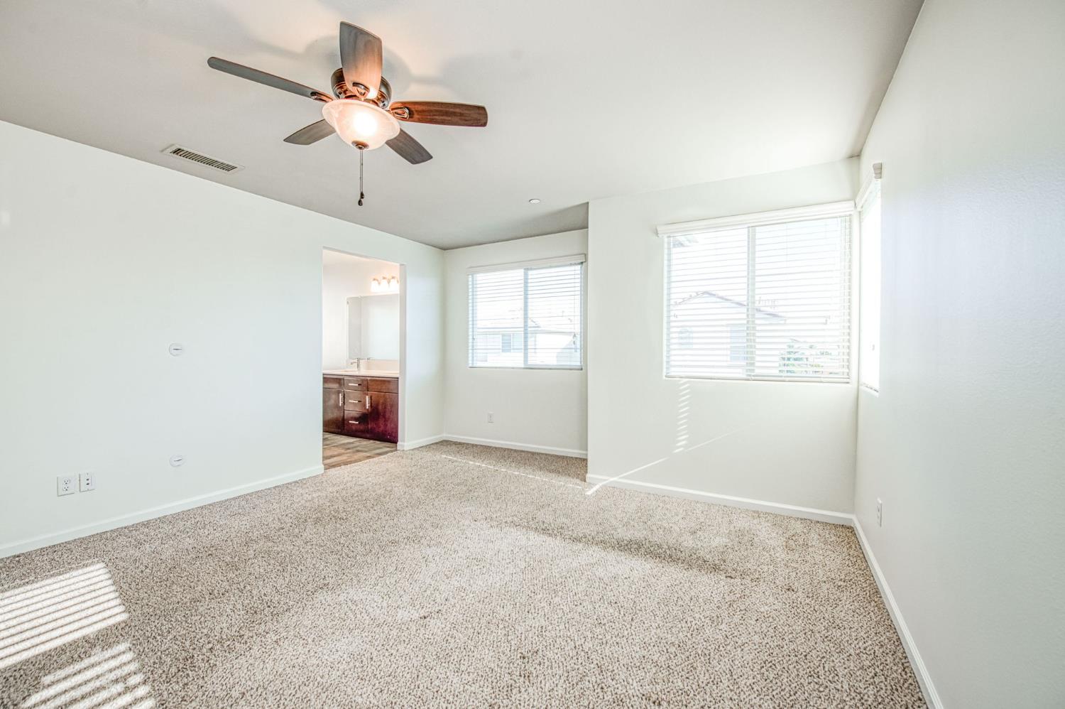 3660 Parkstone Way, Clovis, CA 93619